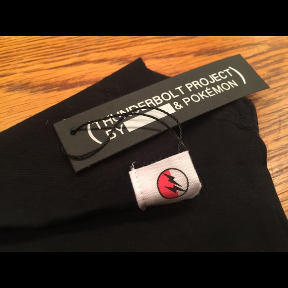 Pokemon X FRAGMENT Pikachu Running Tee silhouette - Picture 5 of 5